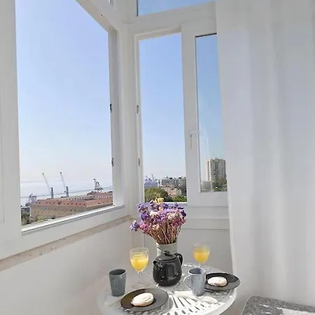 Myplace Lisbon - Tágides River View Сasa de vacaciones